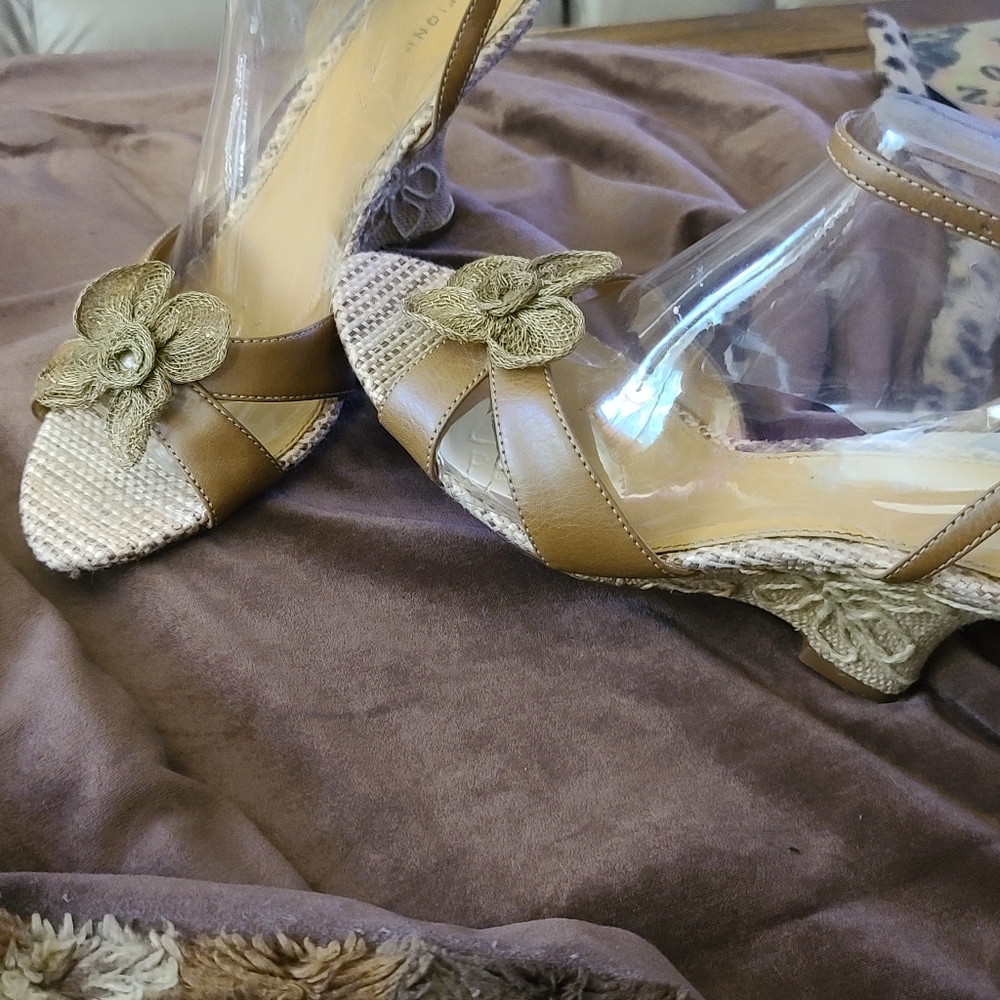 Light summer weave wedge sandals